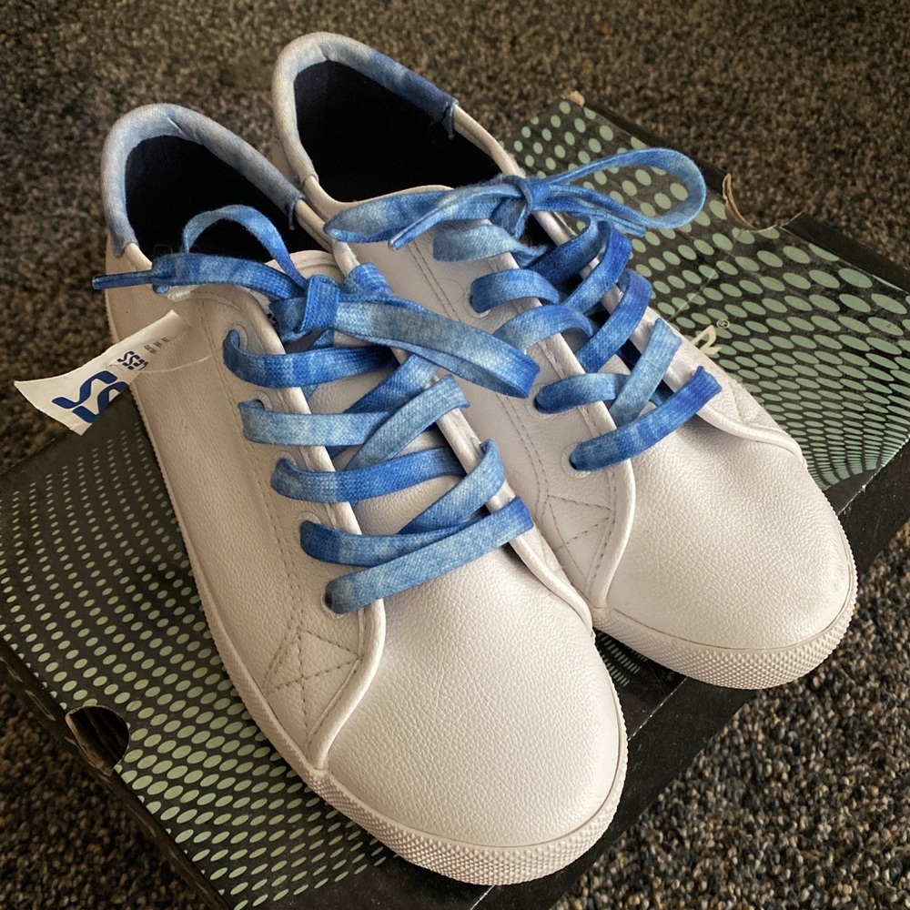 NAUTICA White Leather Sneakers with Blue Tie-Dye Laces